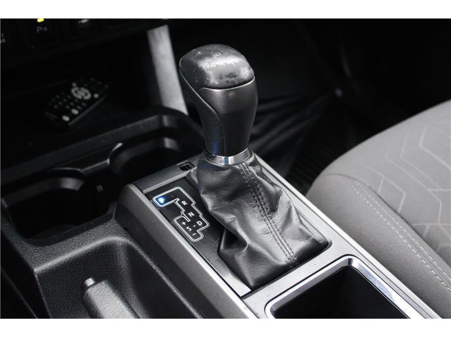 Used 2017 Toyota Tacoma TRD Off-Road w/ Premium & Technology Package image 29