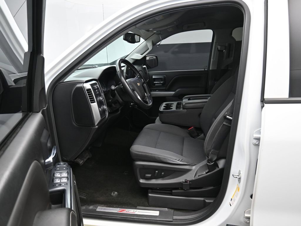 Used 2018 Chevrolet Silverado 1500 LT w/ All Star Edition image 9