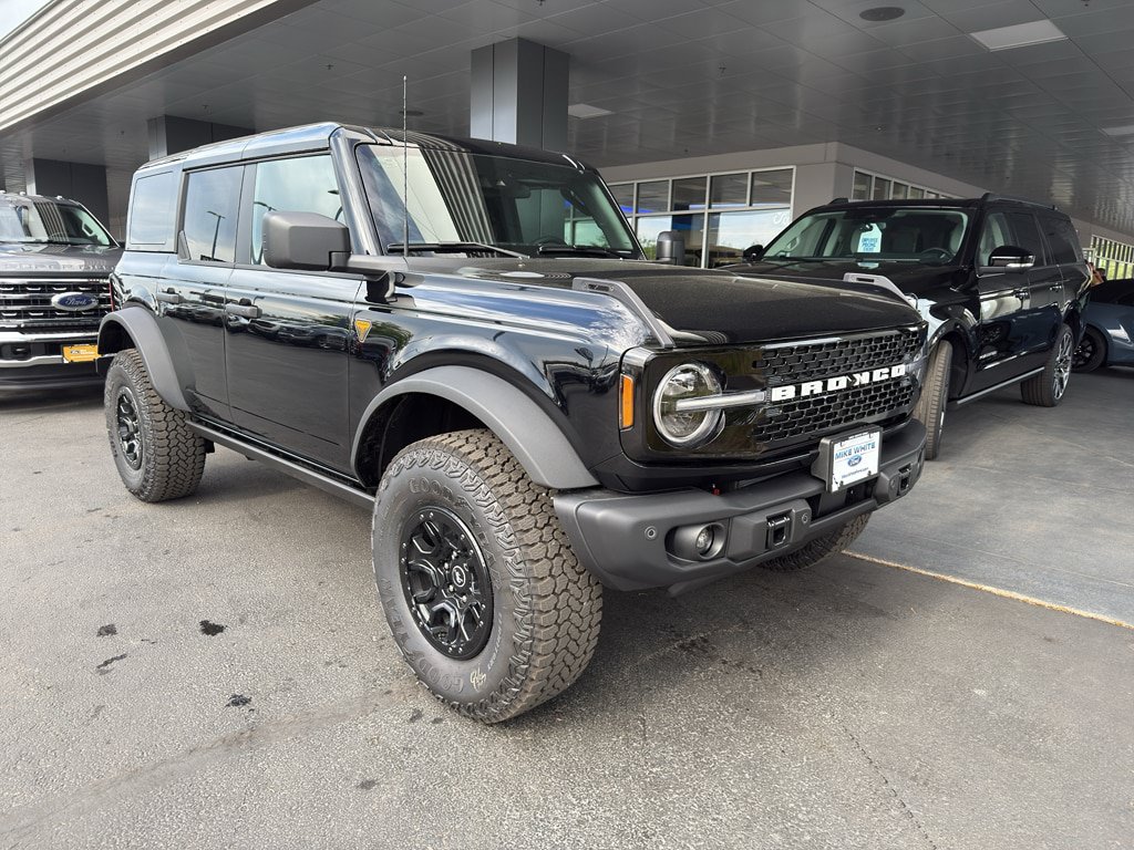 New 2026 Ford Bronco Badlands AWD/4WD image 1