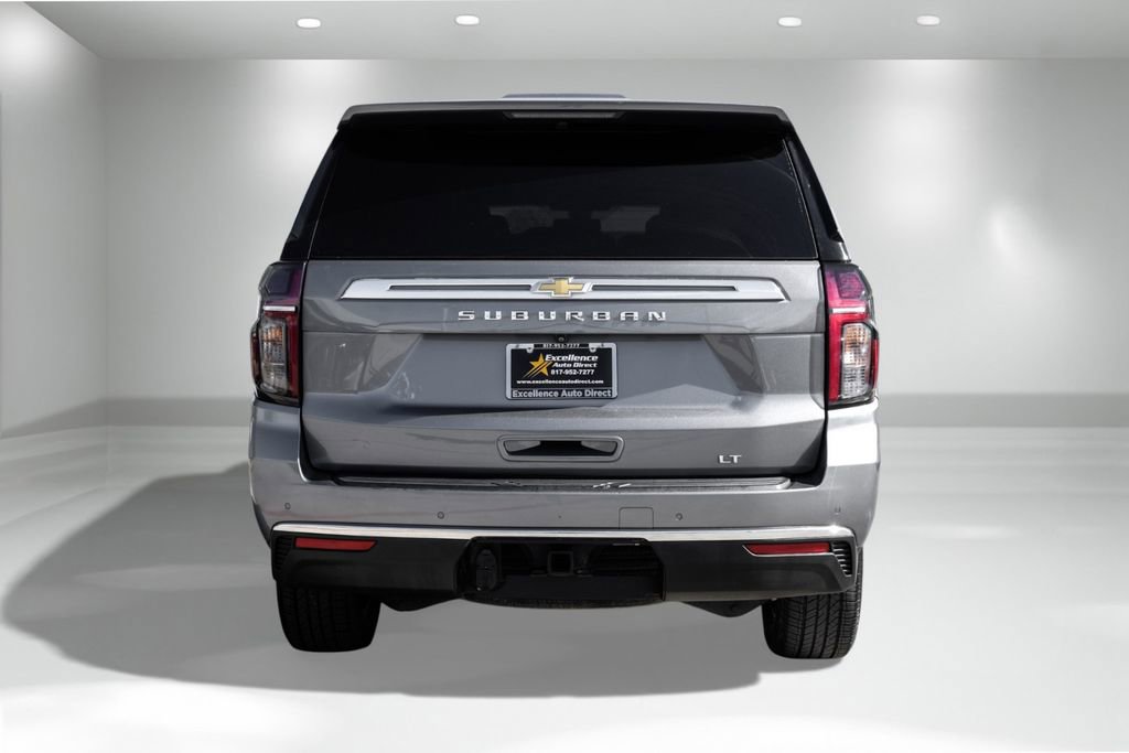 Used 2022 Chevrolet Suburban LT w/ Luxury Package image 7