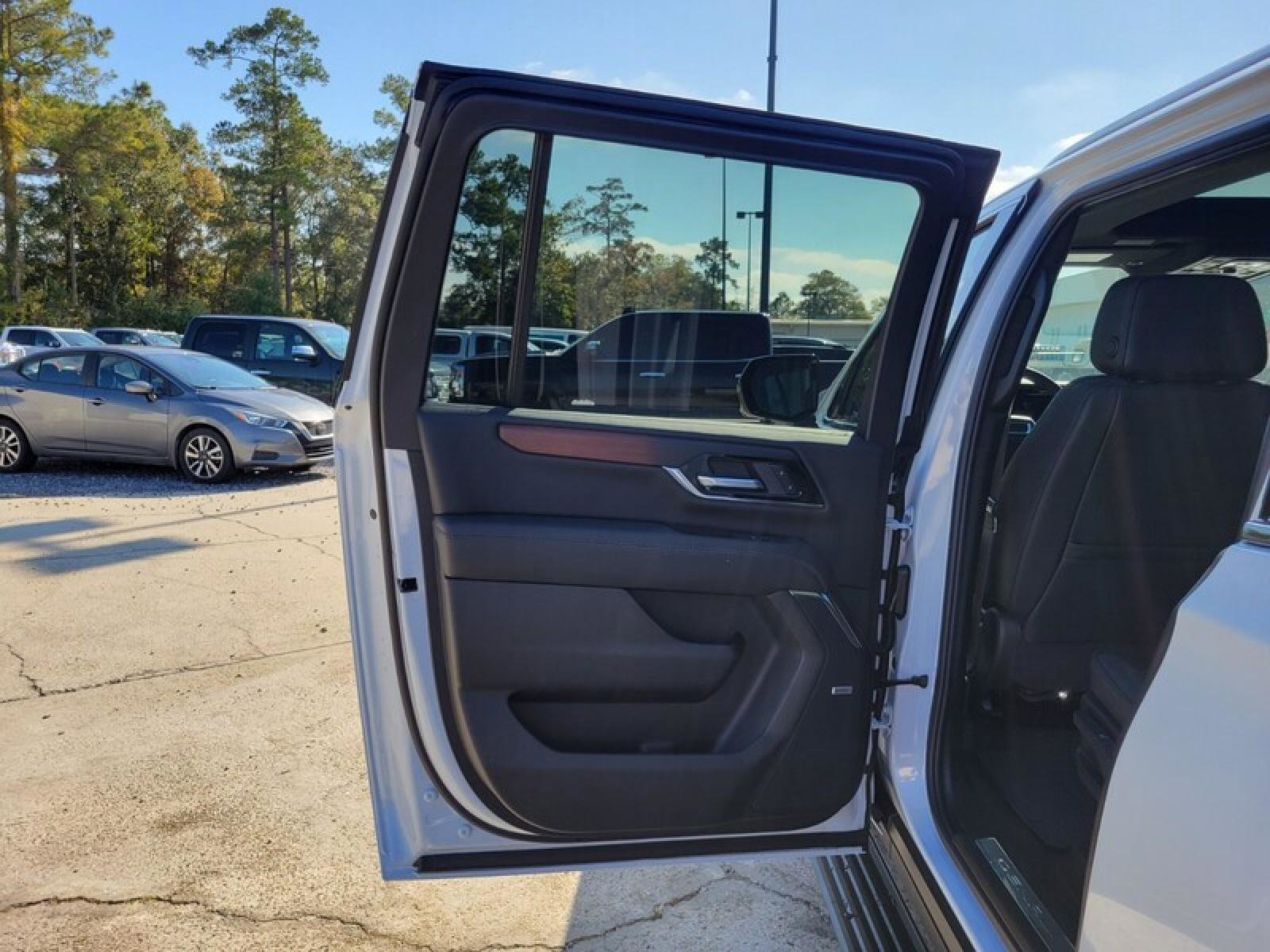 New 2026 GMC Yukon XL Denali w/ Sun & Power Step Package image 30