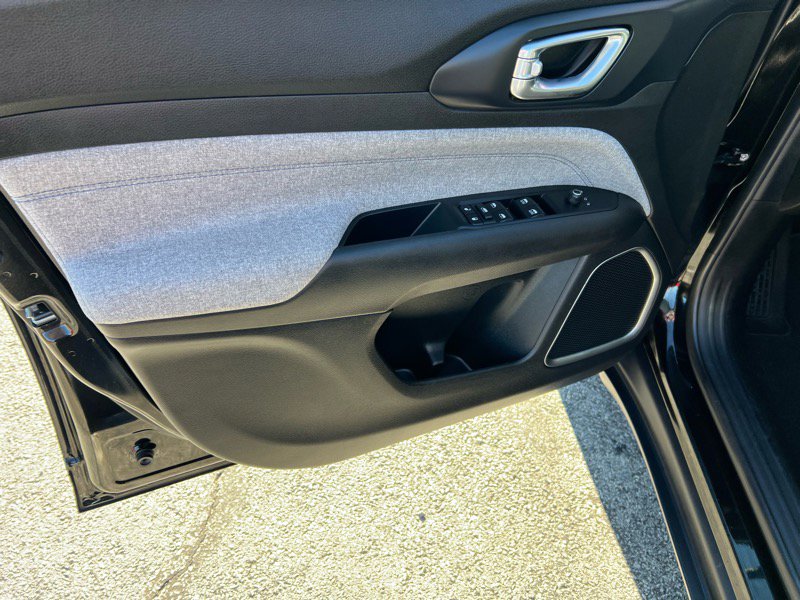 Used 2022 Jeep Compass Latitude w/ Convenience Group image 6