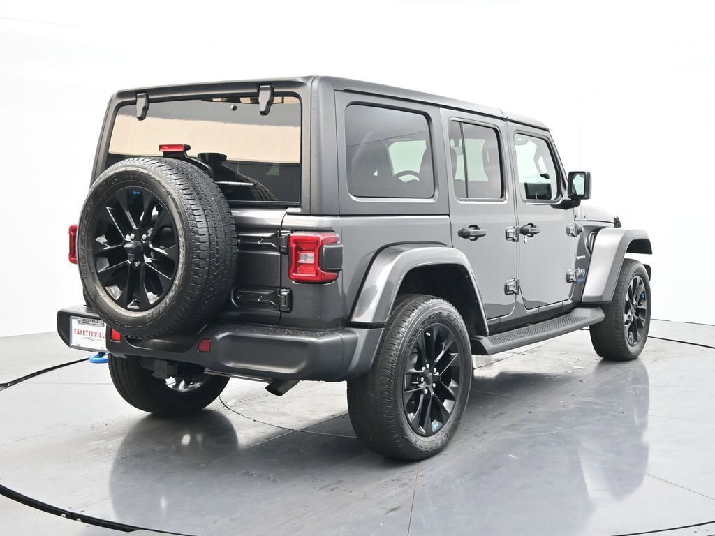 Used 2022 Jeep Wrangler Unlimited Sahara image 6