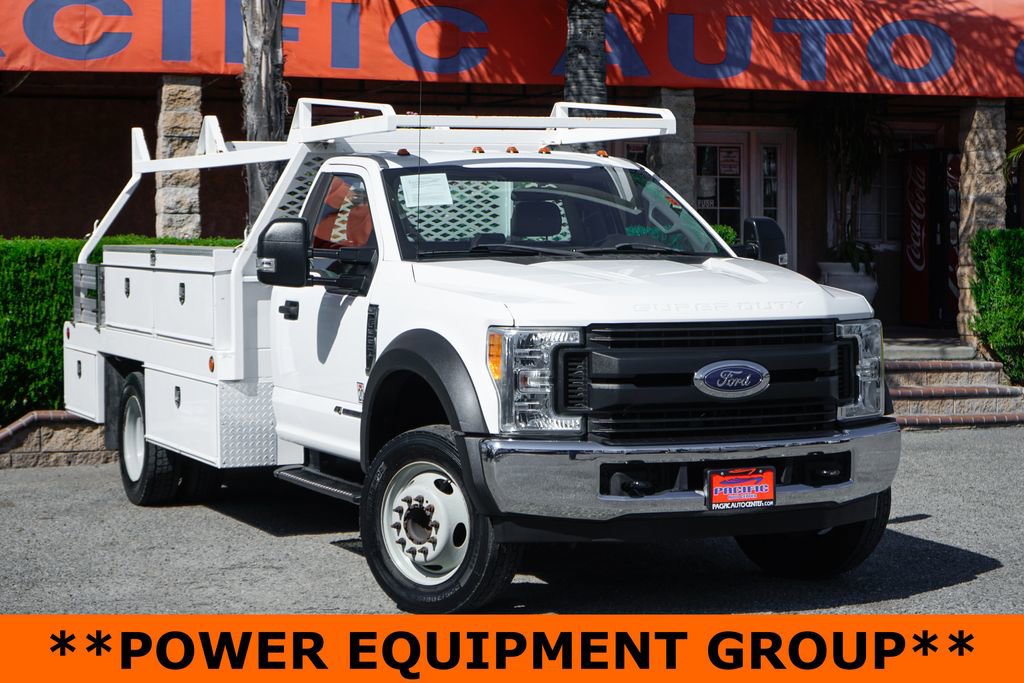 Used 2017 Ford F550 2WD Regular Cab Super Duty image 2