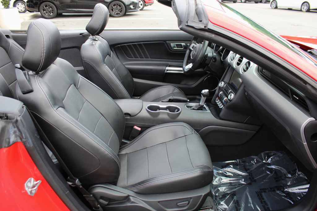 Used 2020 Ford Mustang Premium RWD image 34