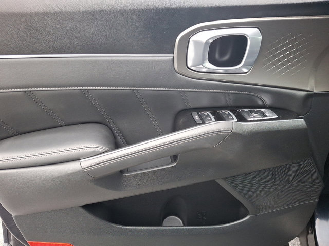 Used 2022 Kia Sorento SX w/ Panoramic Sunroof Package image 12