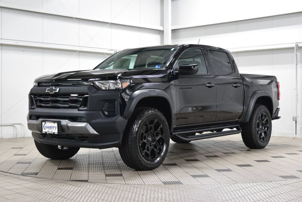 New 2026 Chevrolet Colorado Trail Boss AWD/4WD image 3