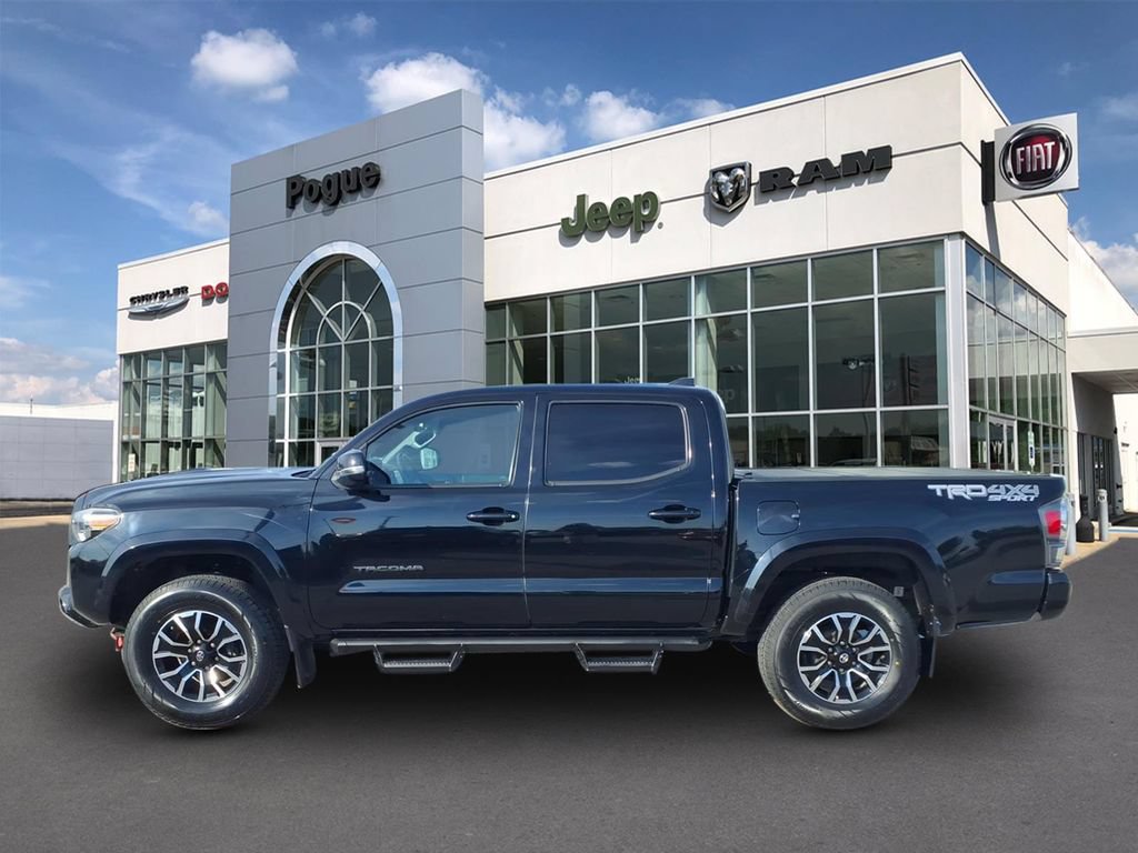 Used 2020 Toyota Tacoma TRD Sport AWD/4WD image 5
