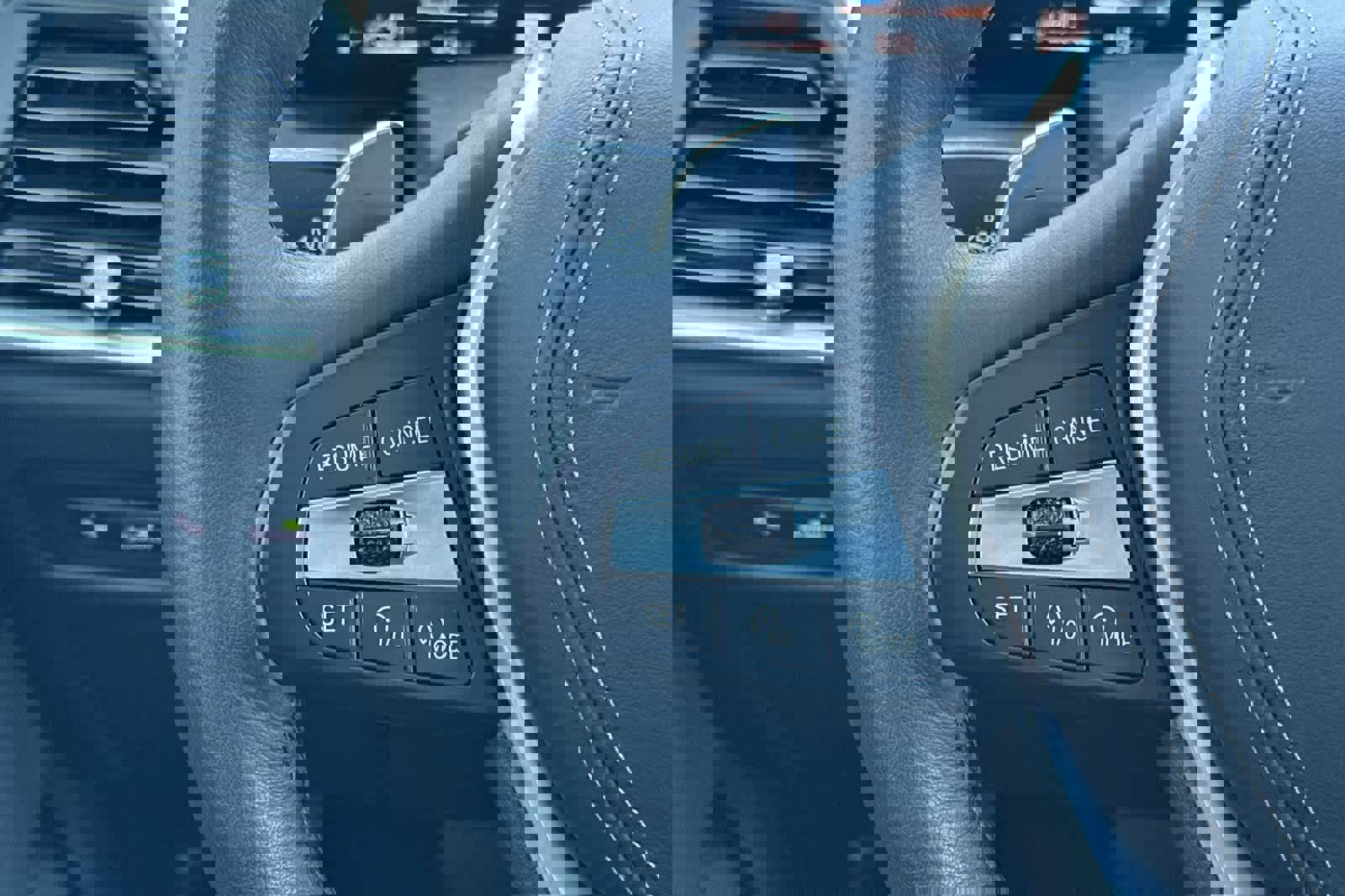 Used 2025 BMW X5 xDrive50e w/ Premium Package image 27