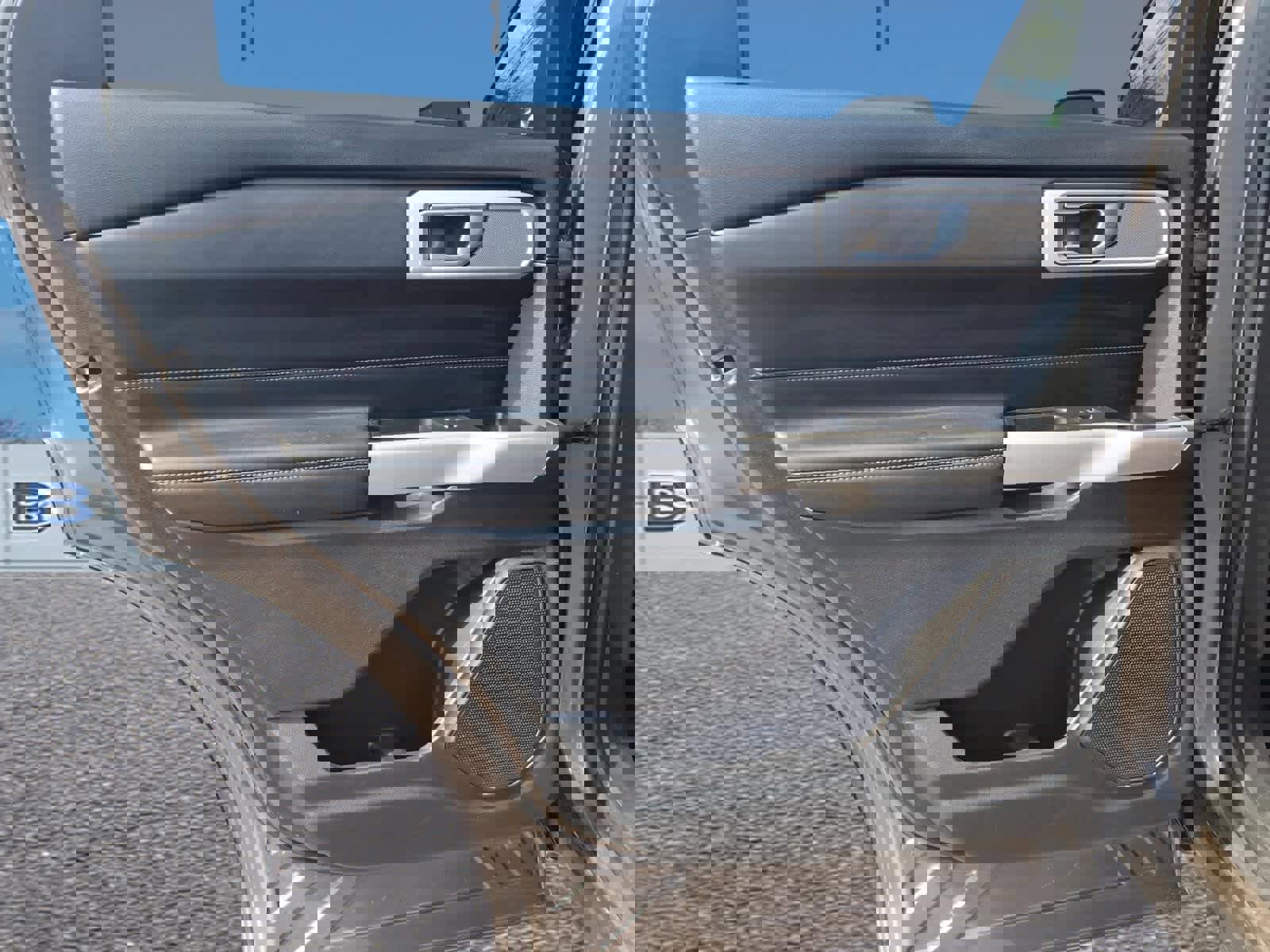 Used 2021 Ford Explorer XLT AWD/4WD image 26