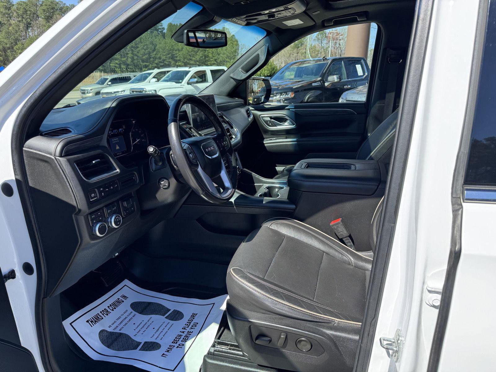 Used 2021 GMC Yukon SLT w/ SLT Luxury Plus Package image 2