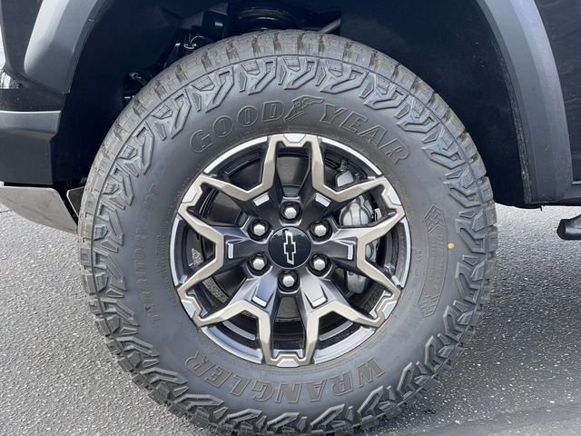 New 2026 Chevrolet Colorado ZR2 w/ Technology Package AWD/4WD image 8