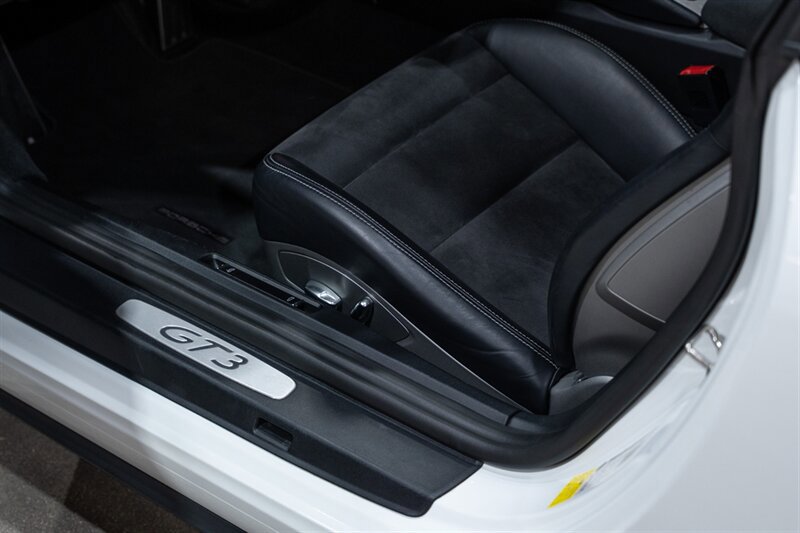 Used 2015 Porsche 911 GT3 RWD image 25