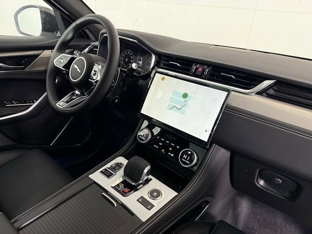 Certified 2025 Jaguar F-PACE R-Dynamic S image 37