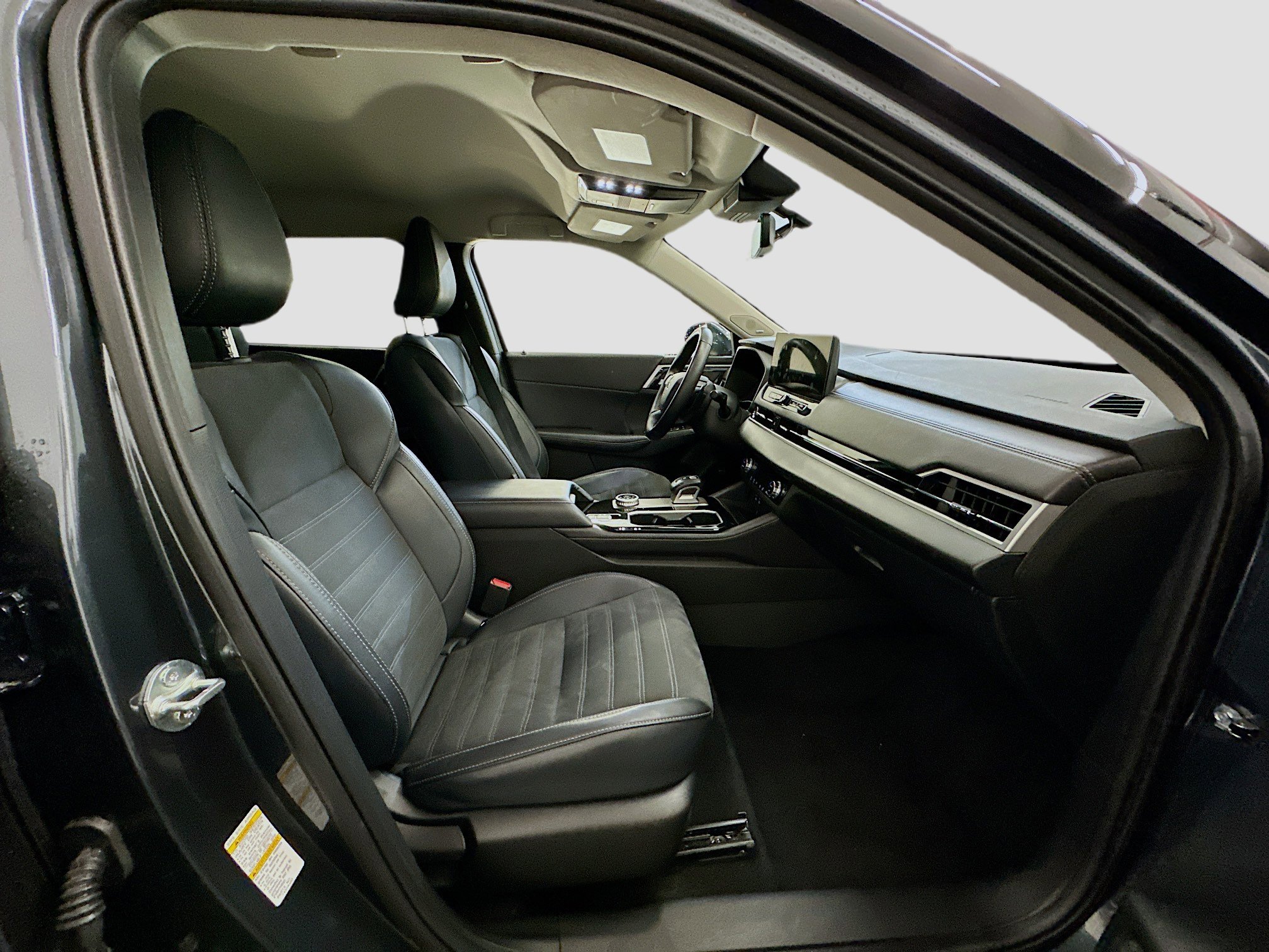 Used 2025 Mitsubishi Outlander SE image 34