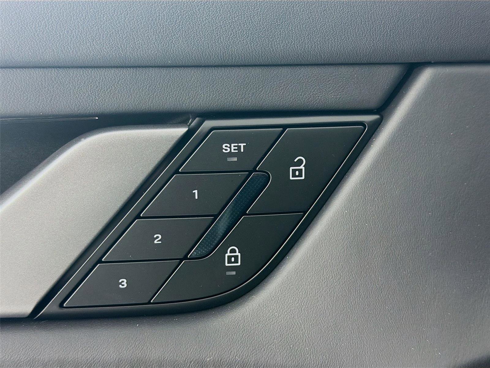 New 2025 Porsche Taycan image 8