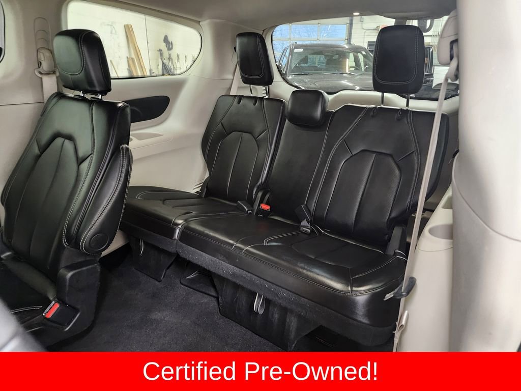 Used 2024 Chrysler Pacifica Touring-L image 26