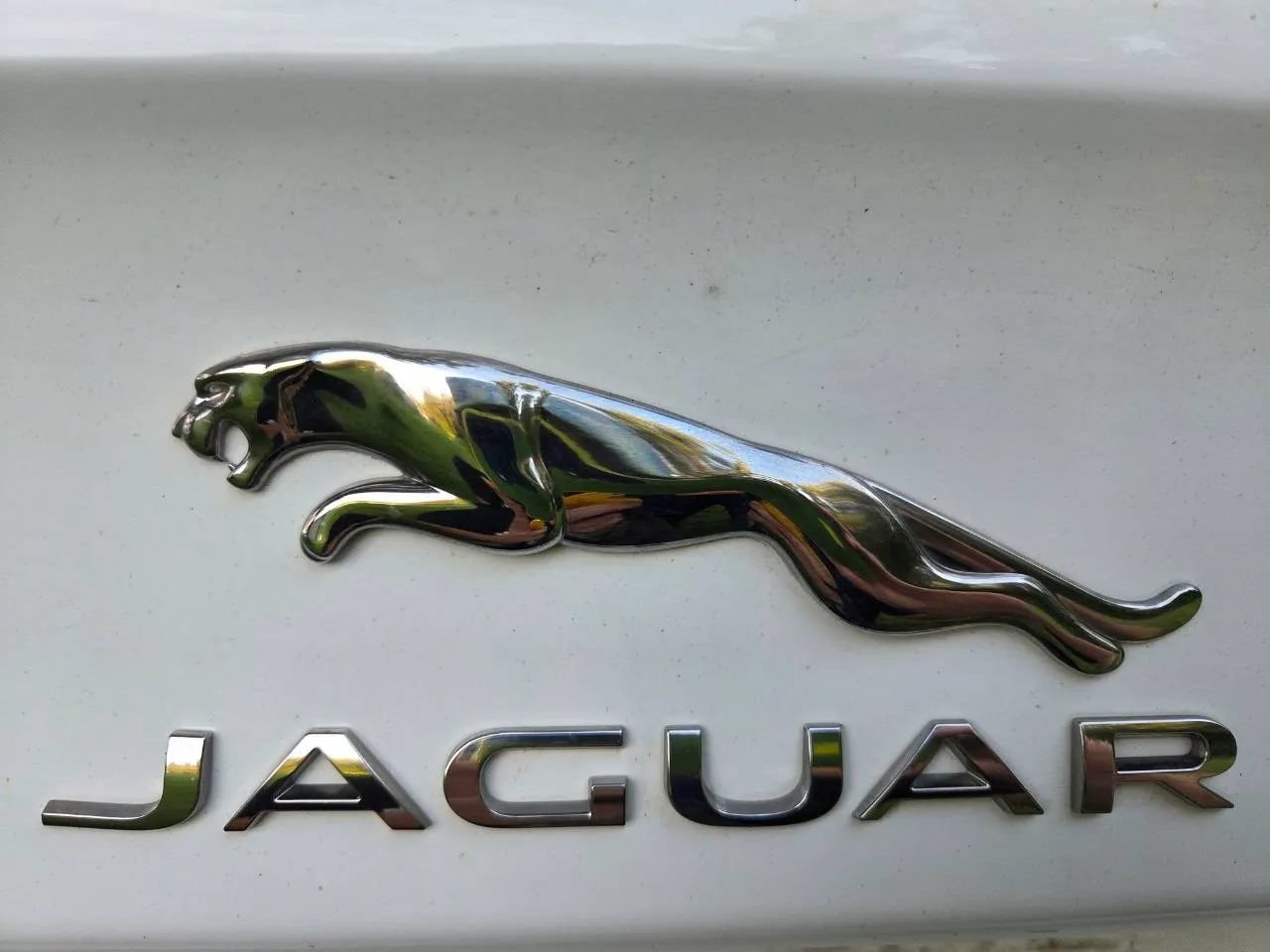 Used 2017 Jaguar XE Premium AWD/4WD image 35