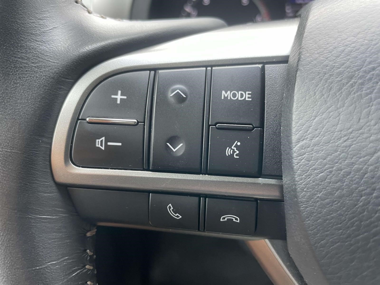 Used 2023 Lexus GX 460 Premium w/ Accessory Package AWD/4WD image 13
