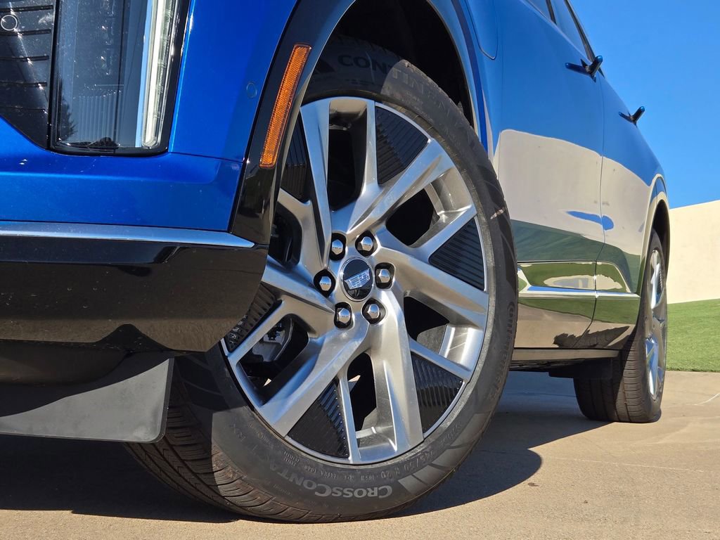 New 2026 Cadillac Optiq Luxury 1 w/ LPO, Floor Liner Package image 8