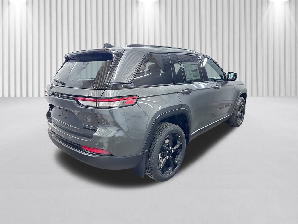 New 2025 Jeep Grand Cherokee Limited w/ Black Appearance Package image 5