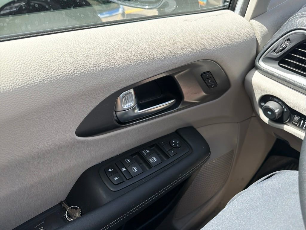 Used 2024 Chrysler Pacifica Touring-L w/ Road Tripper Package FWD image 18