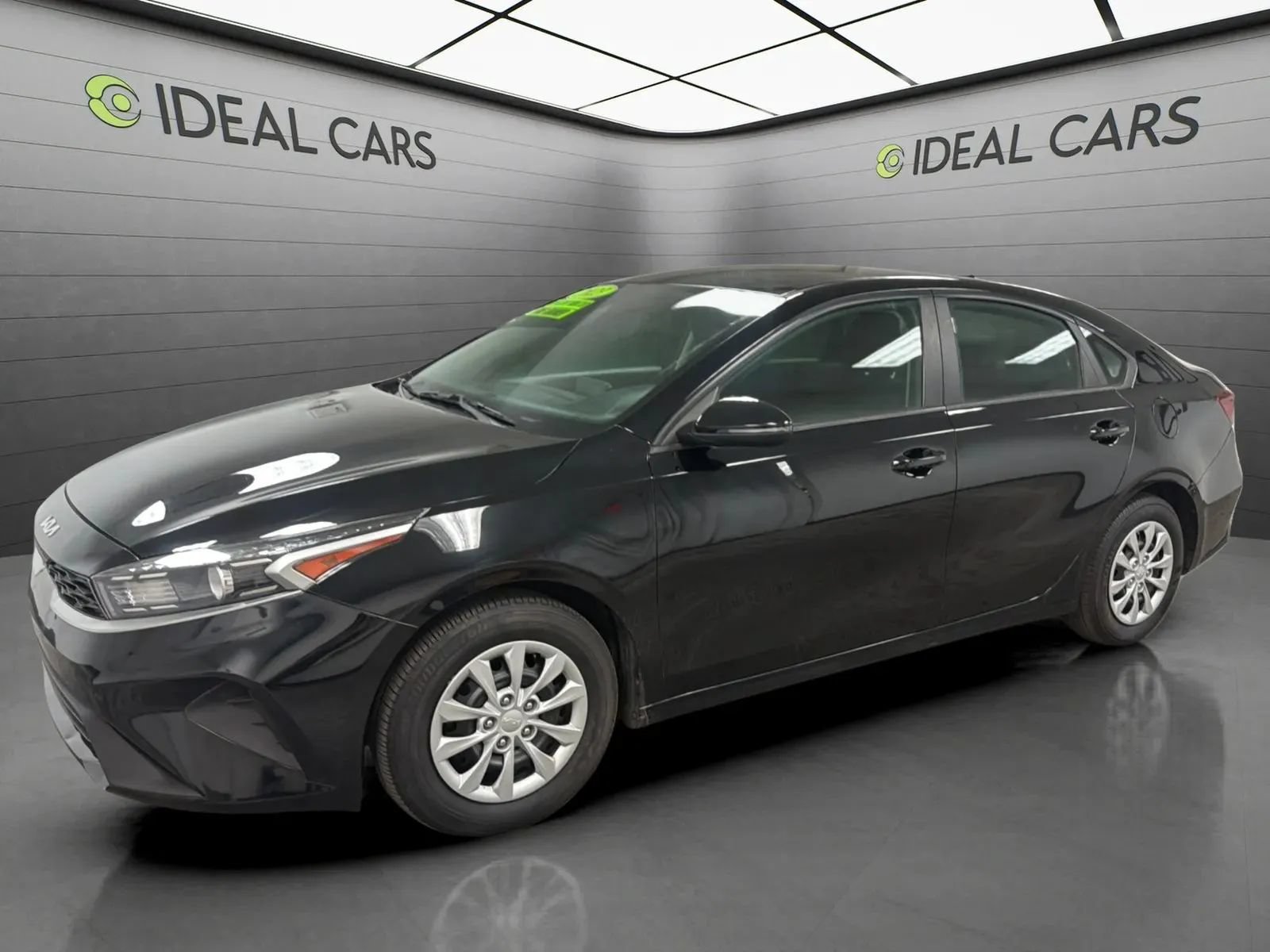 Used 2023 Kia Forte LX FWD image 1