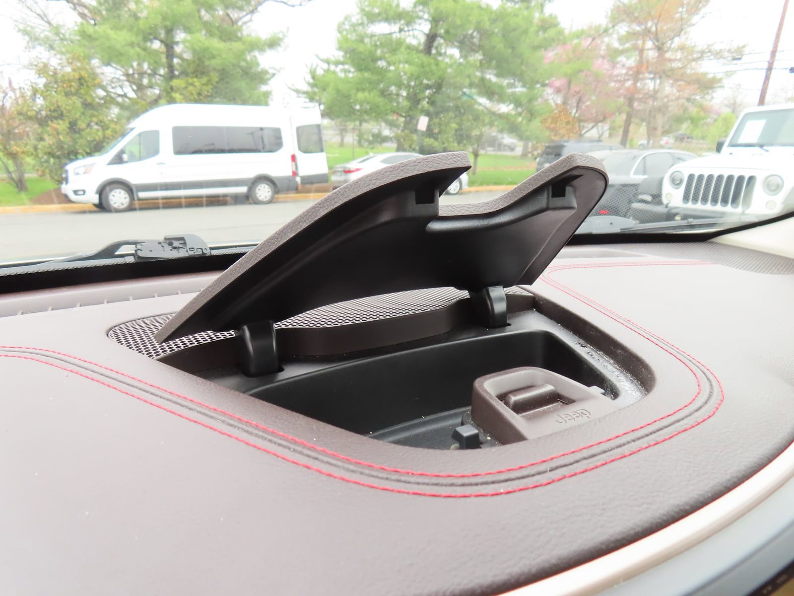 Used 2016 Jeep Cherokee Trailhawk w/ Comfort/Convenience Group image 22