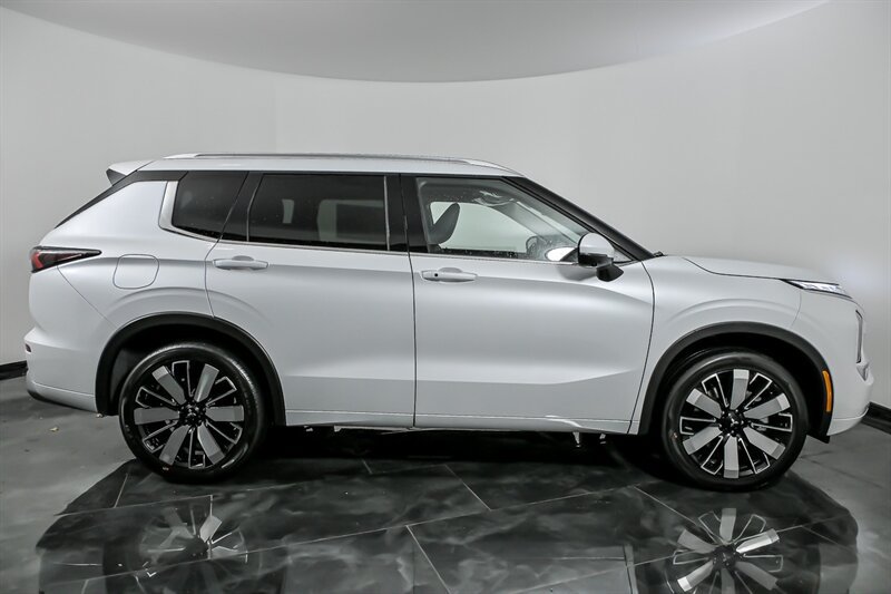 New 2026 Mitsubishi Outlander SEL AWD/4WD image 10