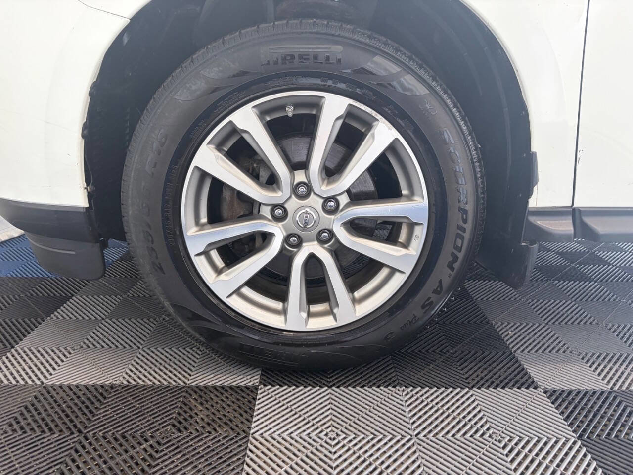 Used 2016 Nissan Pathfinder SV AWD/4WD image 35