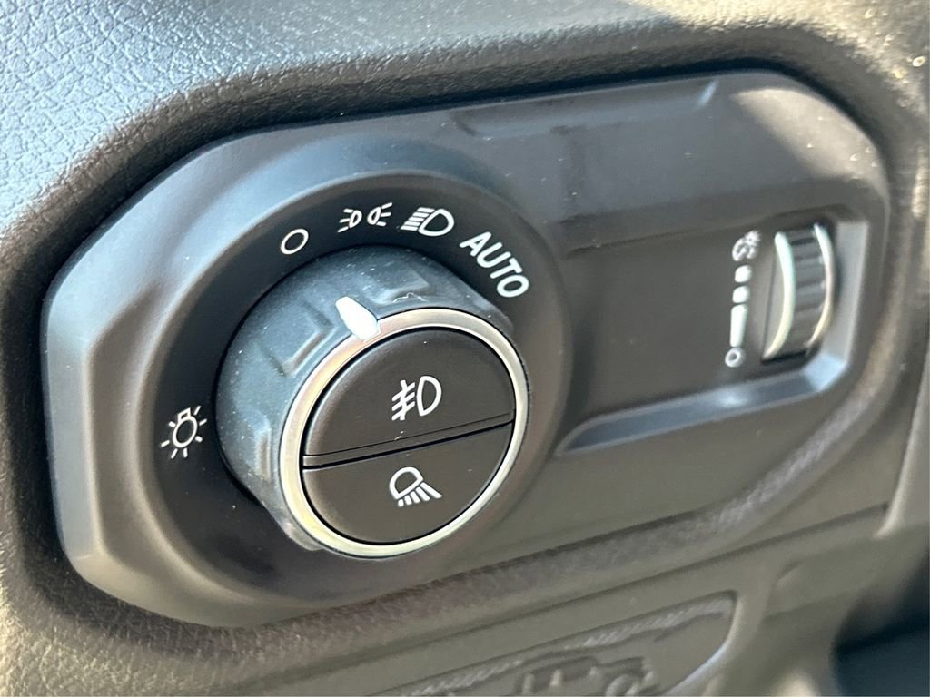 New 2025 Jeep Gladiator Sport image 37