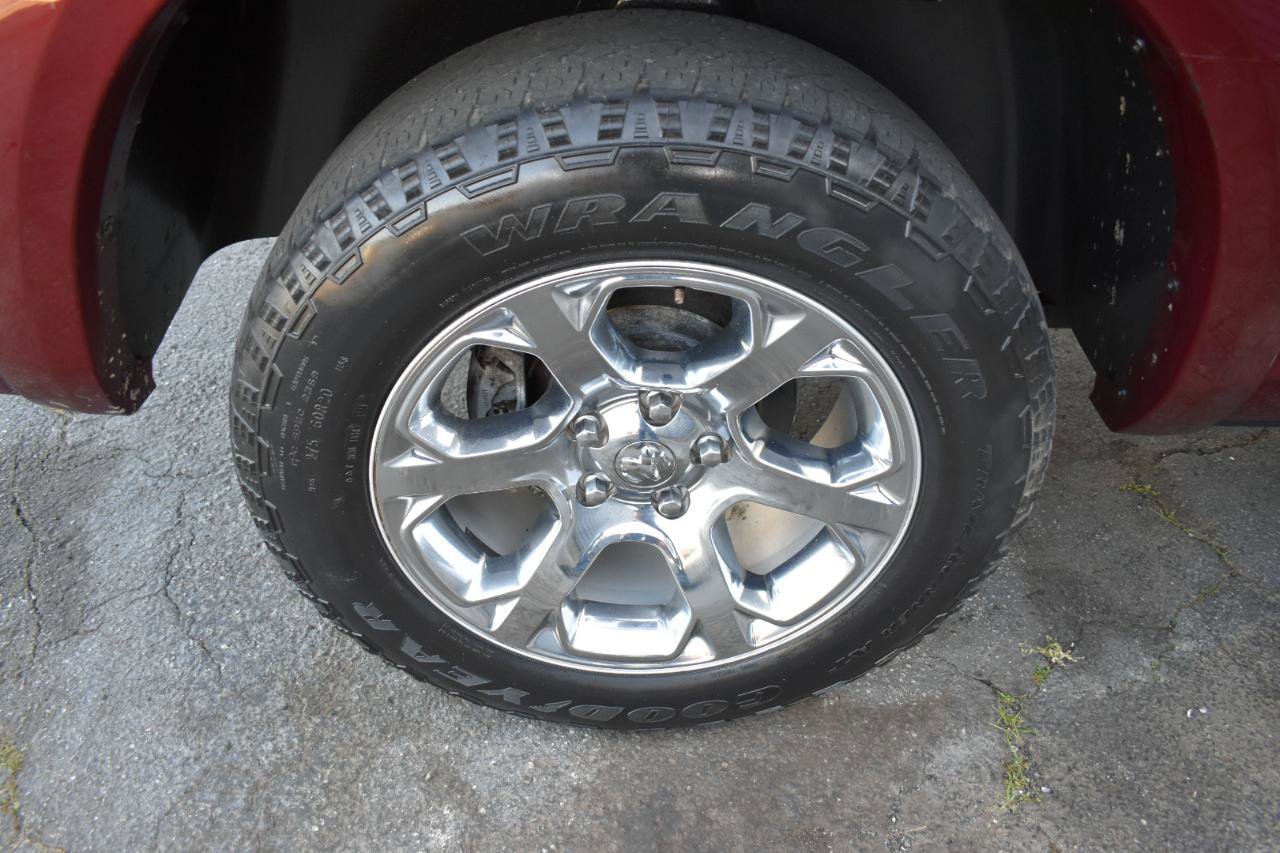 Used 2018 RAM 1500 Laramie w/ Convenience Group AWD/4WD image 33