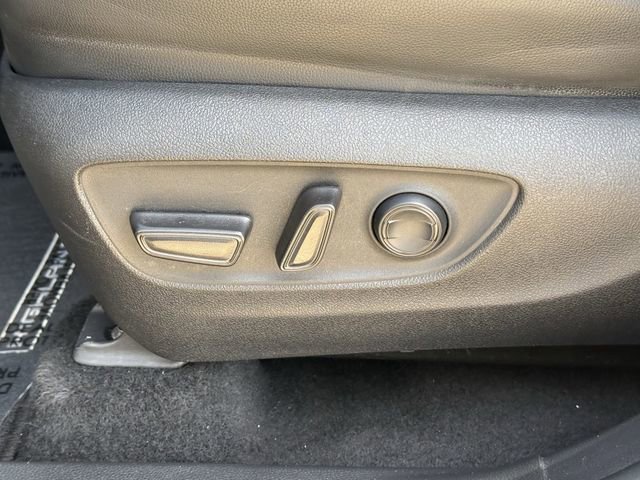 Used 2022 Toyota Highlander XLE image 28