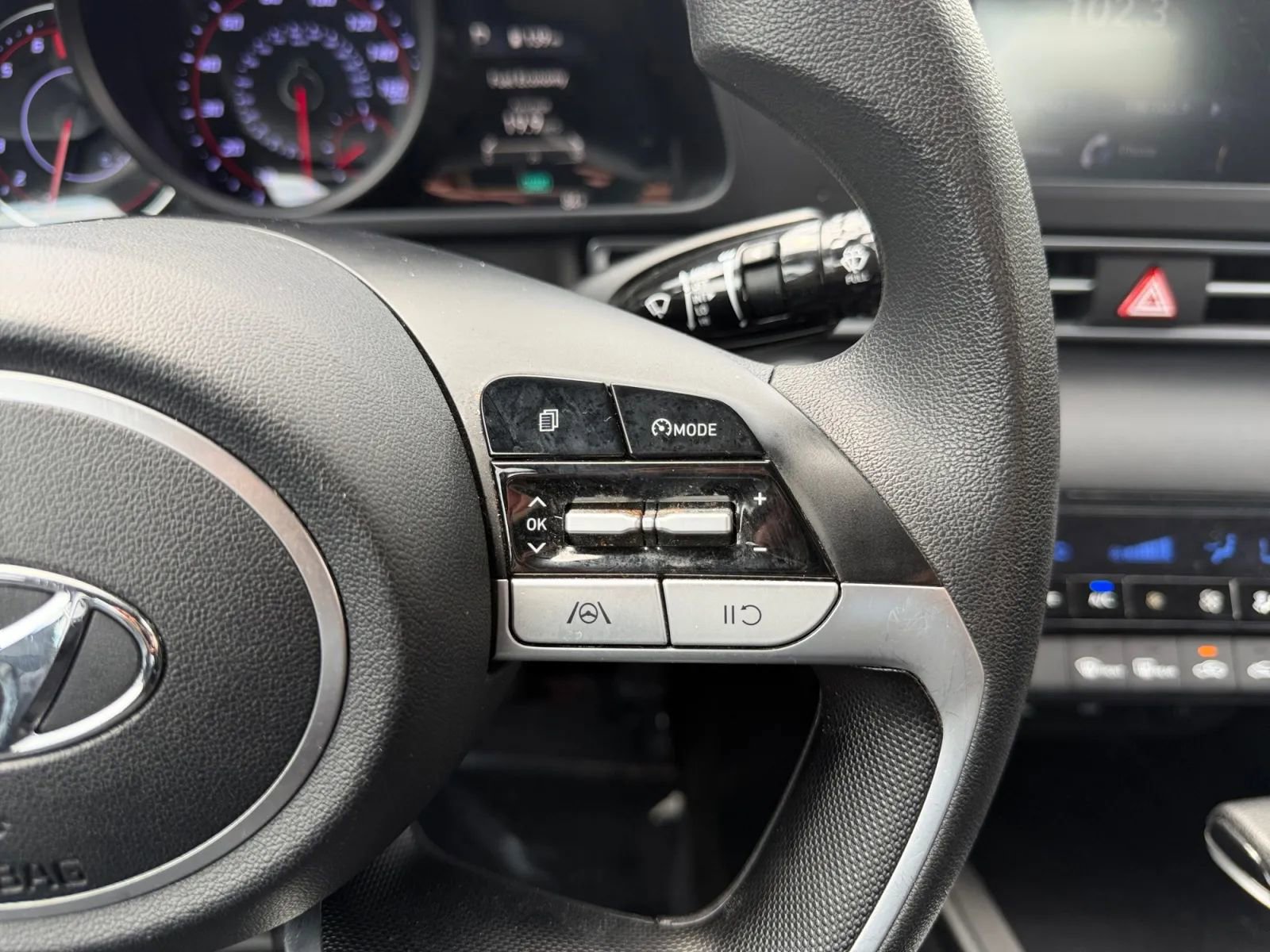 Used 2022 Hyundai Elantra SEL FWD image 23