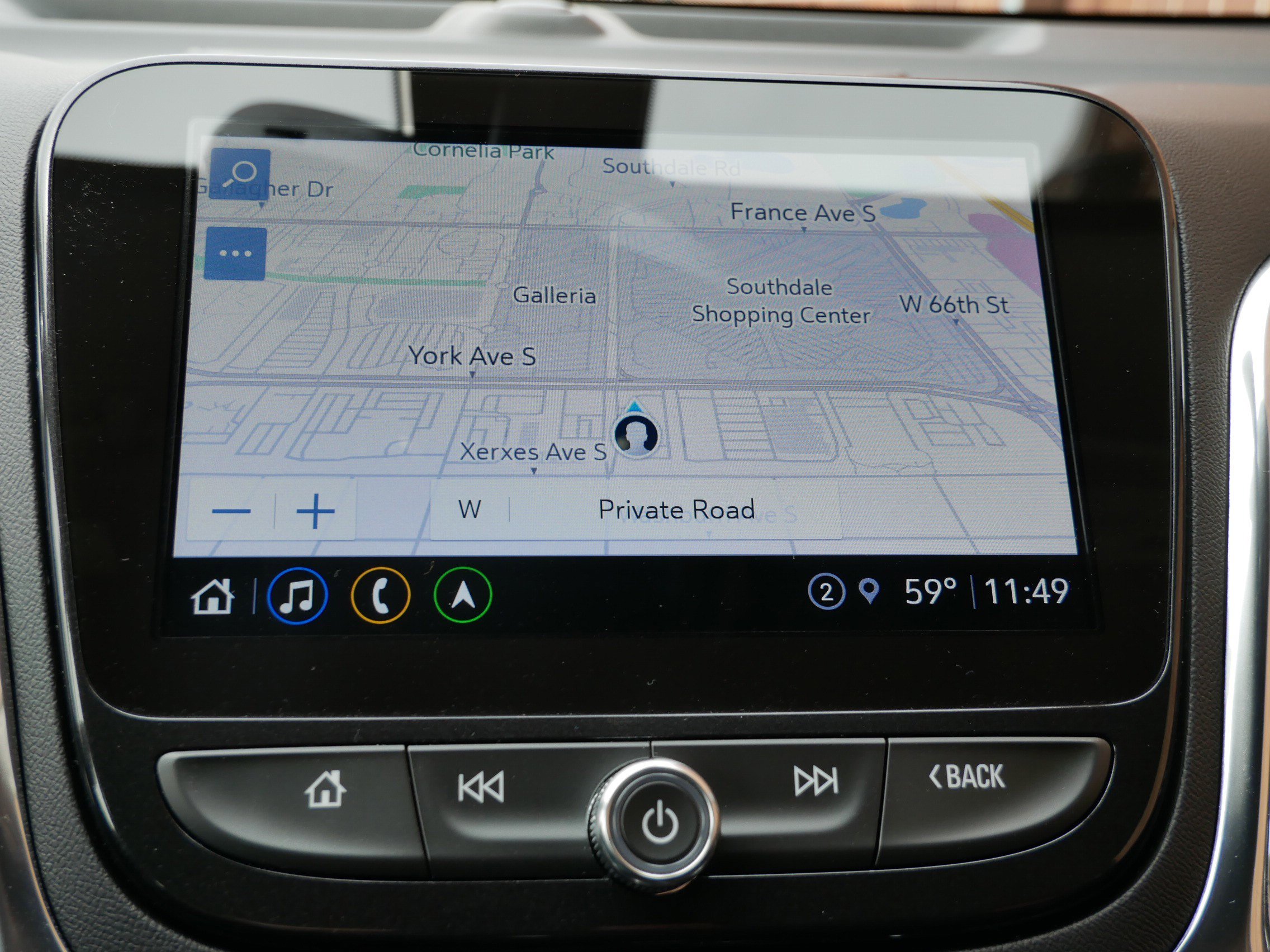 Used 2023 Chevrolet Equinox Premier image 17