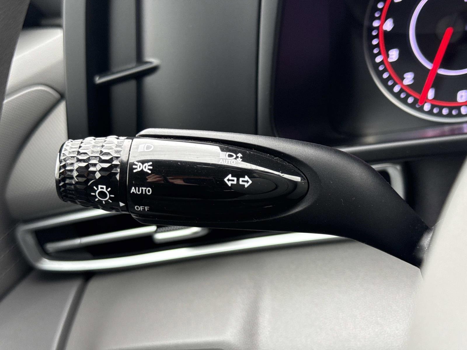 Used 2023 Hyundai Elantra SEL w/ Cargo Package image 15