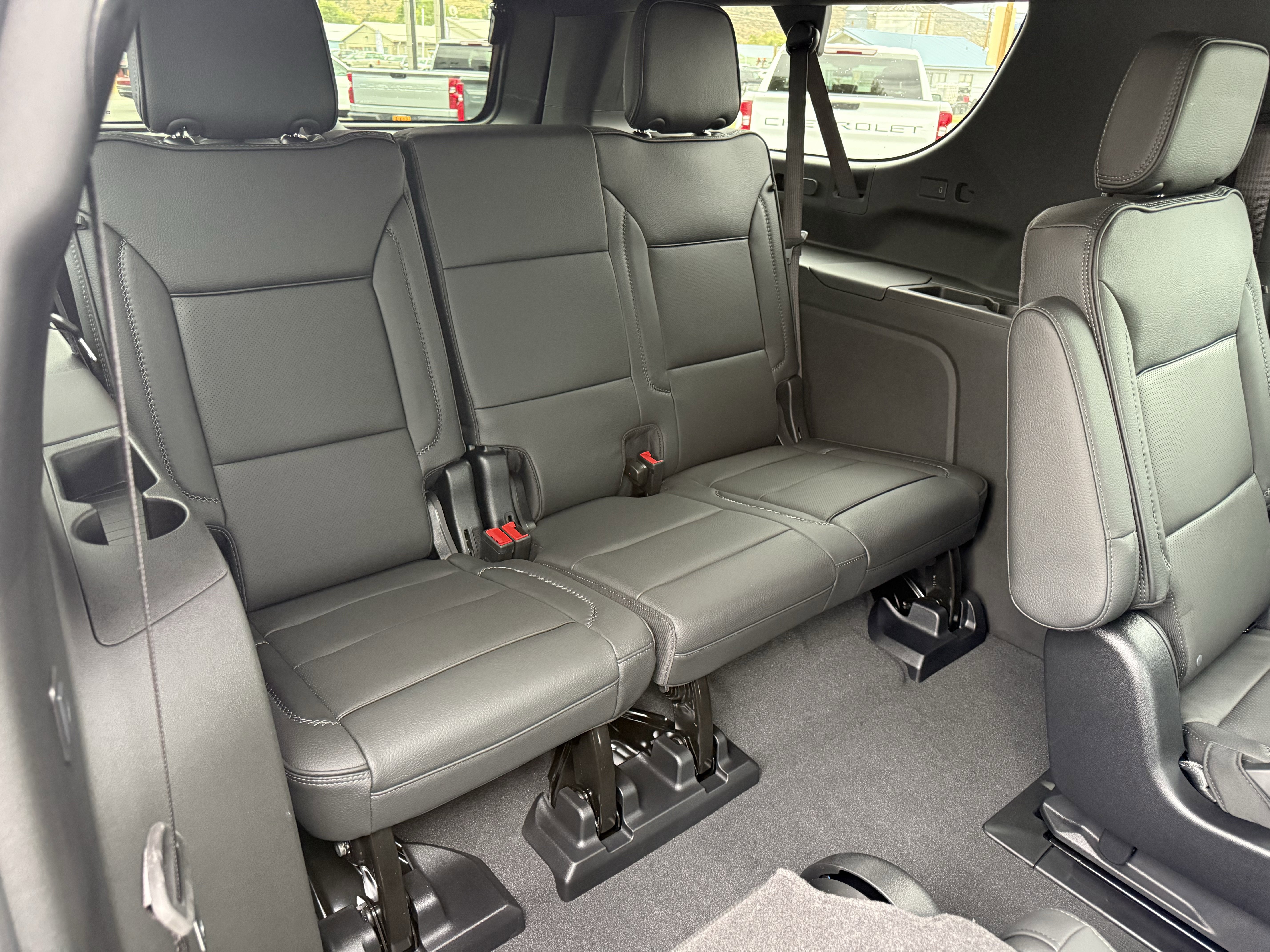 New 2025 GMC Yukon XL Denali w/ Sun & Power Step Package image 11