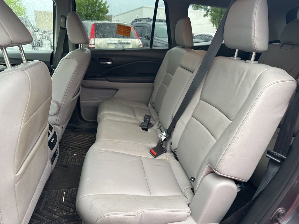 Used 2018 Honda Pilot Touring image 16