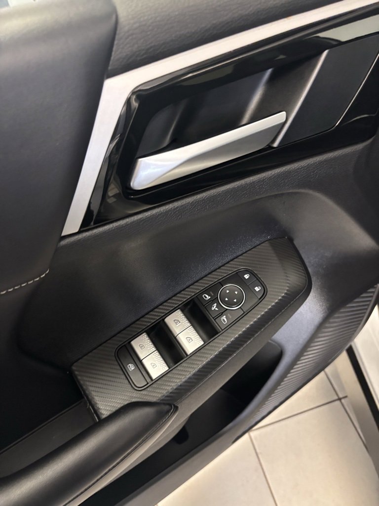 Used 2024 Mitsubishi Outlander SE image 10