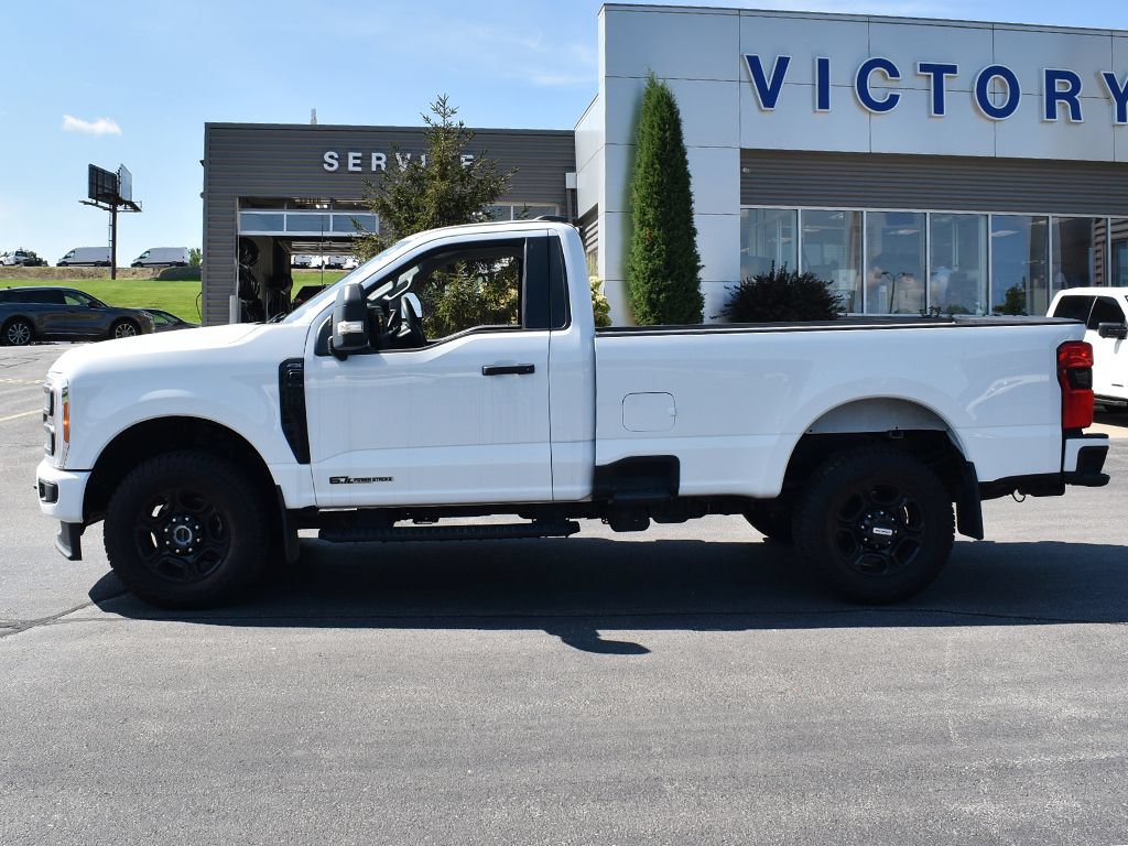 Used 2023 Ford F250 XL w/ STX Appearance Package AWD/4WD image 2