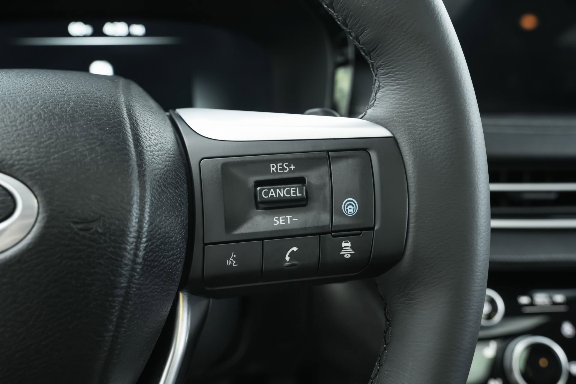 Used 2024 INFINITI QX60 Luxe image 17