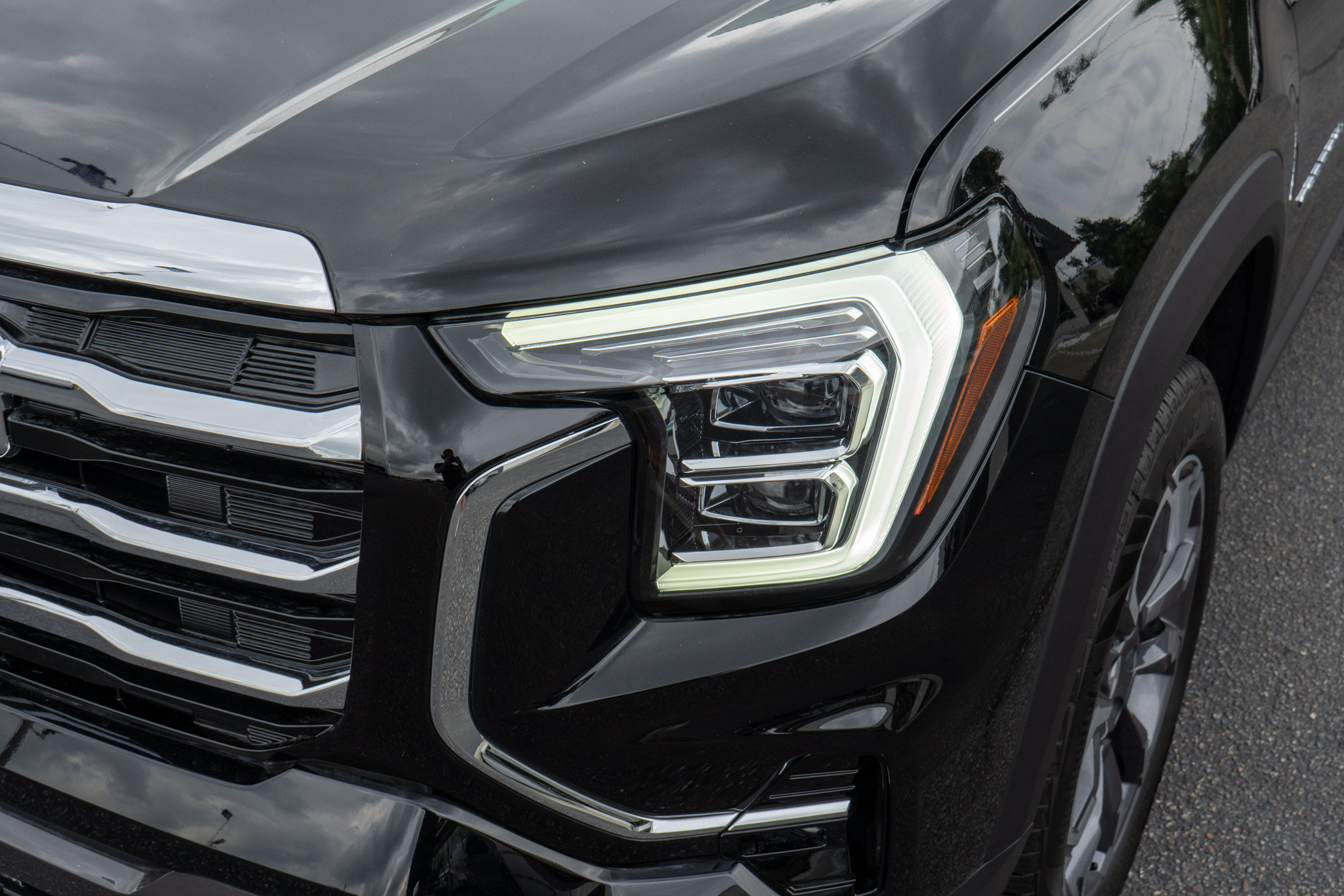 New 2027 GMC Terrain Elevation w/ Elevation Premium Package FWD image 9