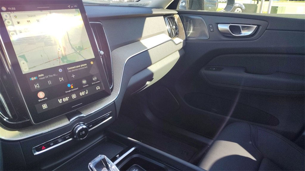 New 2026 Volvo XC60 B5 Plus w/ Climate Package image 21