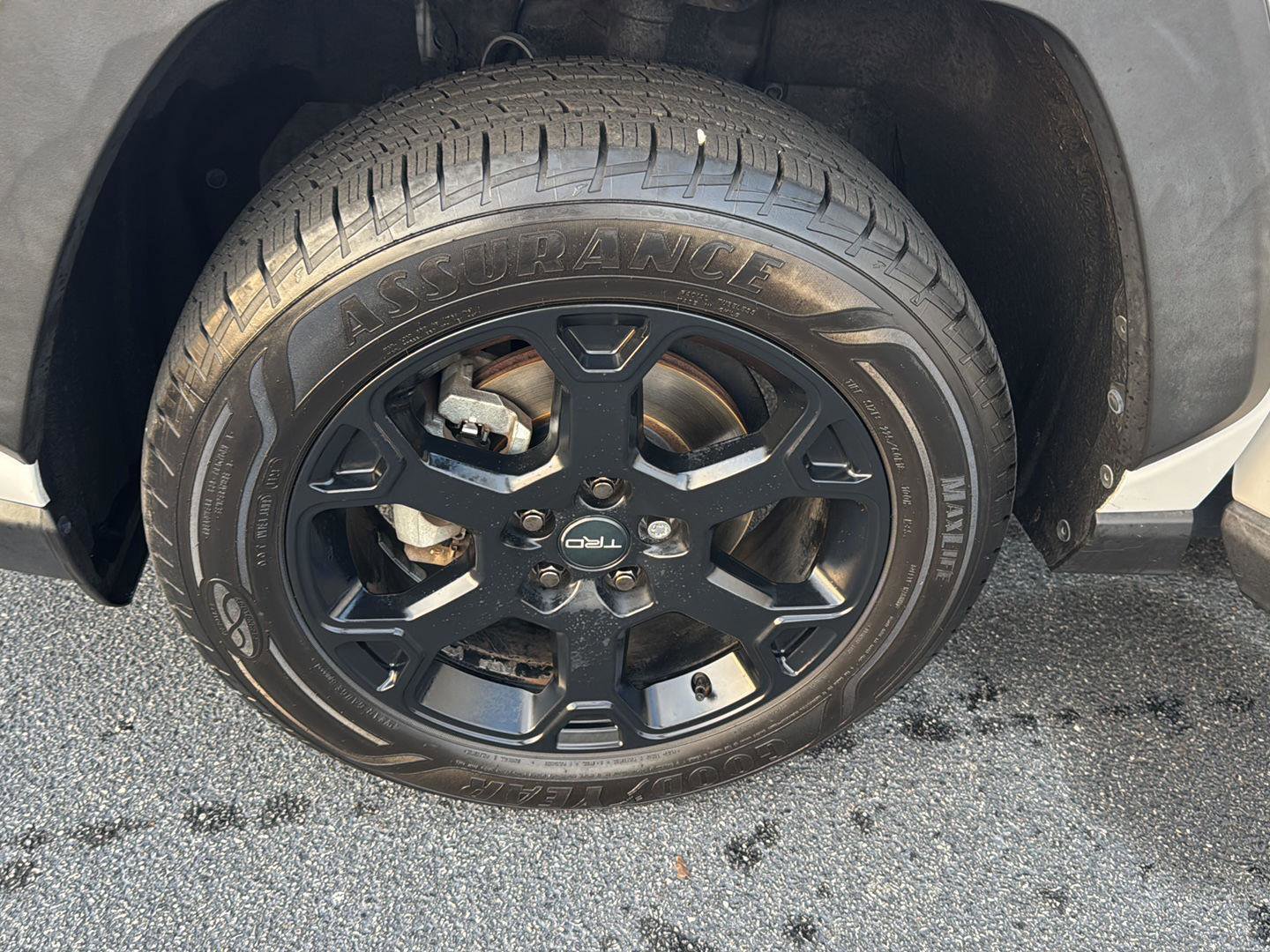 Certified 2020 Toyota RAV4 TRD Off-Road image 33