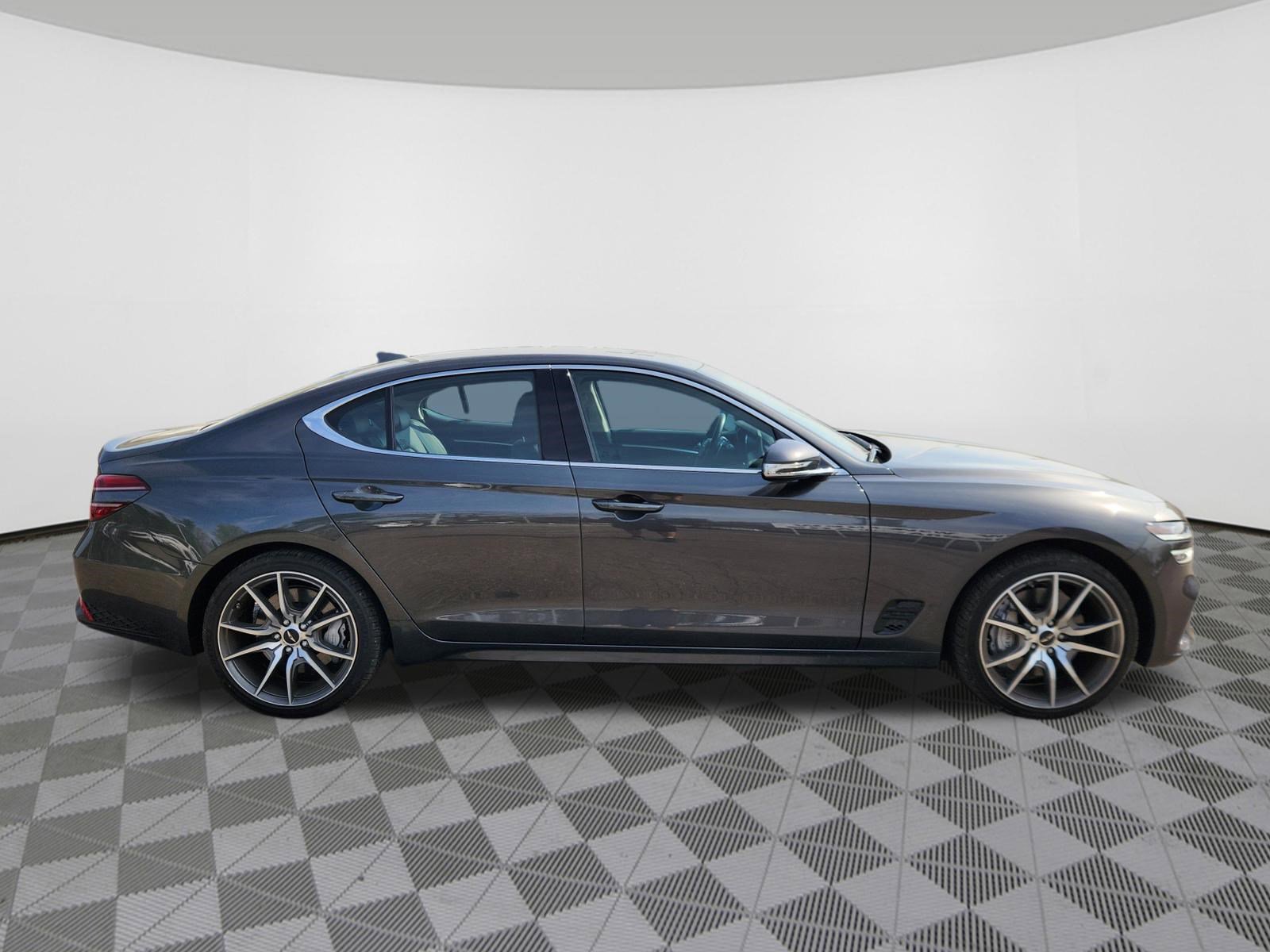 Used 2025 Genesis G70 2.5T RWD image 6
