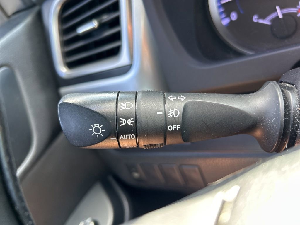 Used 2018 Toyota Highlander Plus FWD image 28