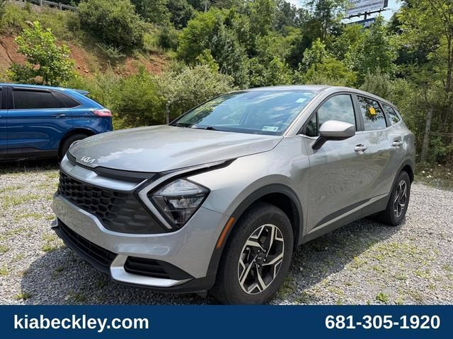 Used 2023 Kia Sportage LX AWD/4WD image 2
