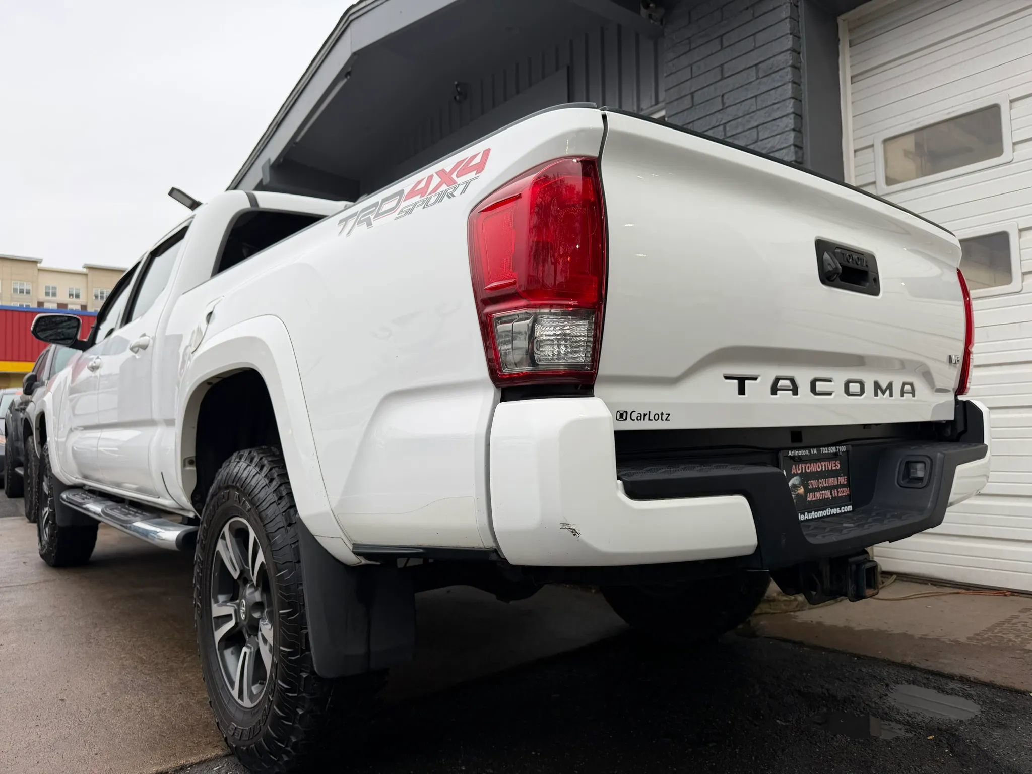 Used 2017 Toyota Tacoma TRD Sport w/ Tow Package image 4