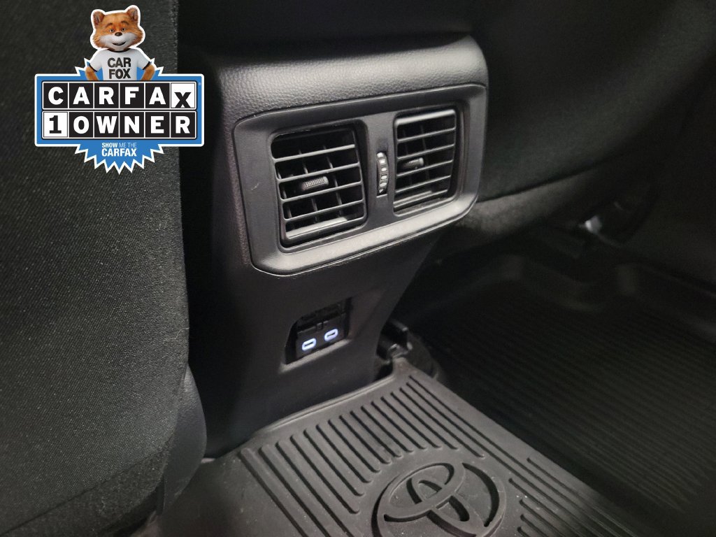 Used 2024 Toyota RAV4 XLE AWD/4WD image 31