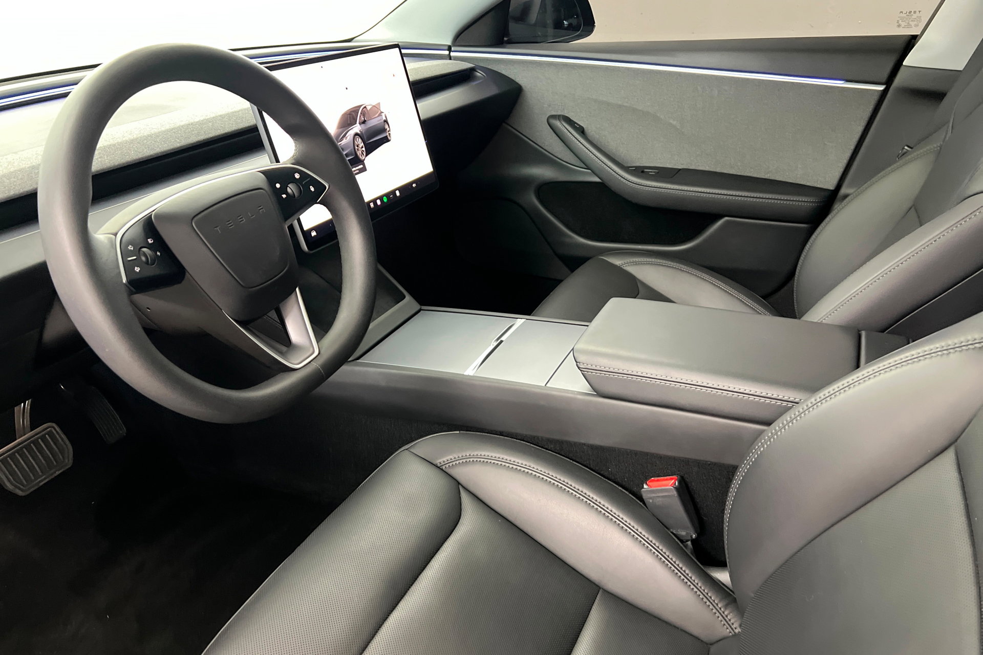 Used 2025 Tesla Model 3 image 16